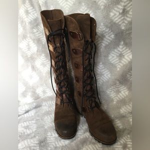 Beautiful comfy super soft lace up suede boots